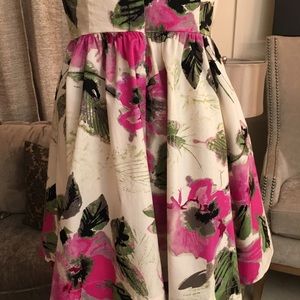 💥HOST PICK💥 2018 Elle Pink & Black Floral Dress